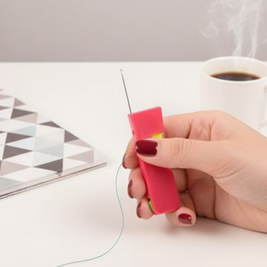 Automatic Needle Threading Device (Multicolour)